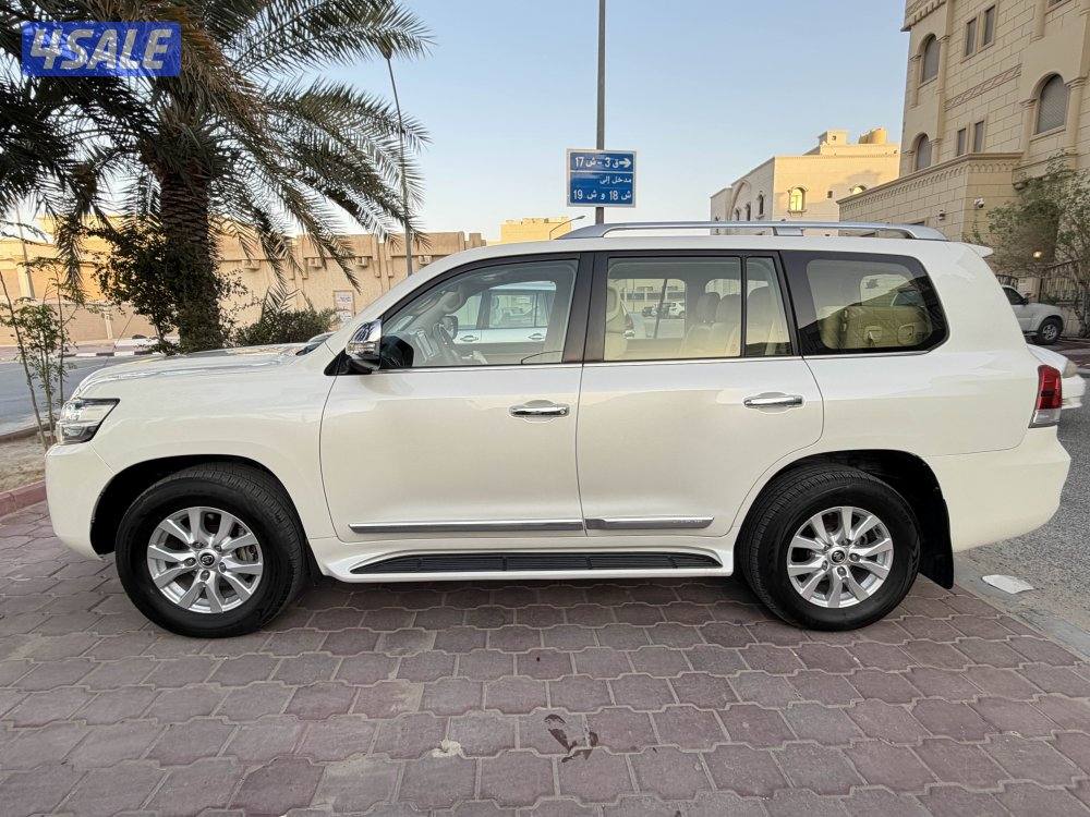 لاند كروز VXR الساير عداد 2202