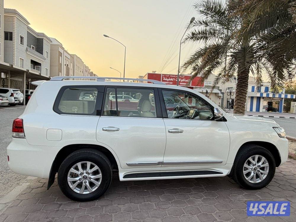 لاند كروز VXR الساير عداد 2204