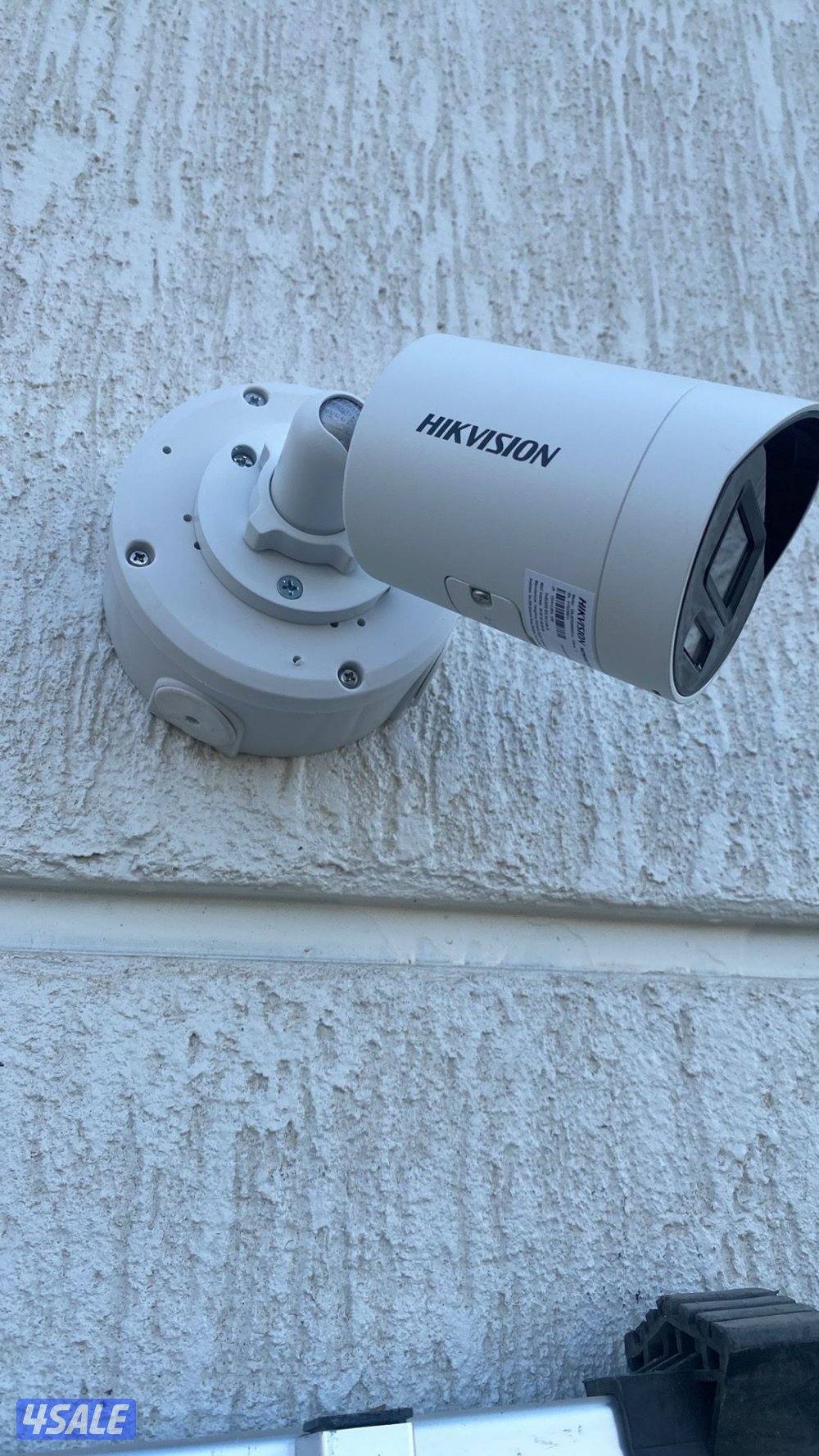 cctv camera technician2