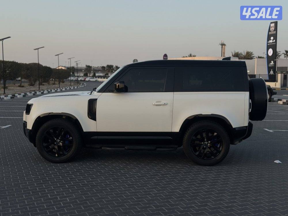 لاند روفر ديفندر 90 2023 وارد الغانم V62