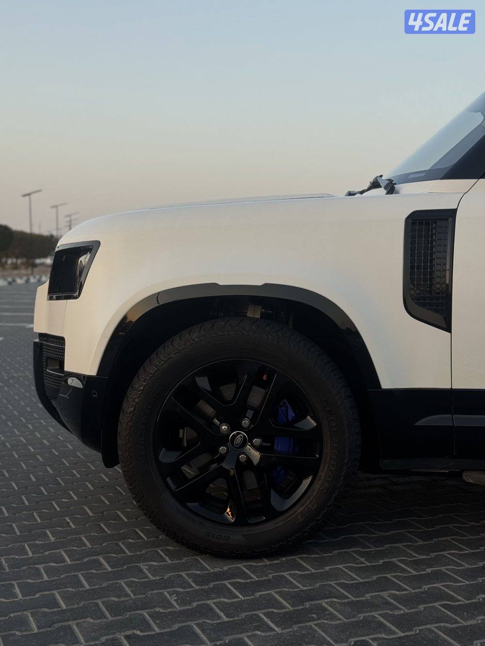 لاند روفر ديفندر 90 2023 وارد الغانم V63