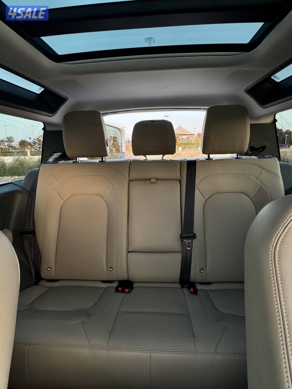 لاند روفر ديفندر 90 2023 وارد الغانم V67