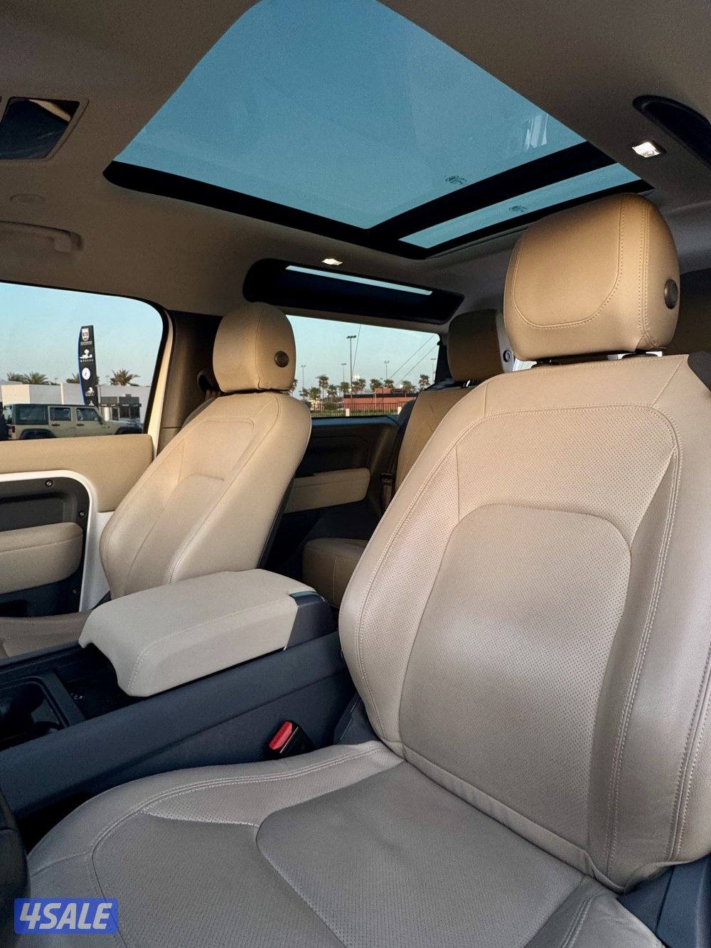 لاند روفر ديفندر 90 2023 وارد الغانم V68