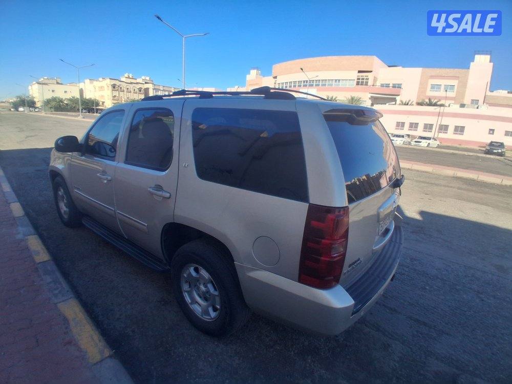 للبيع تاهو موديل 20102