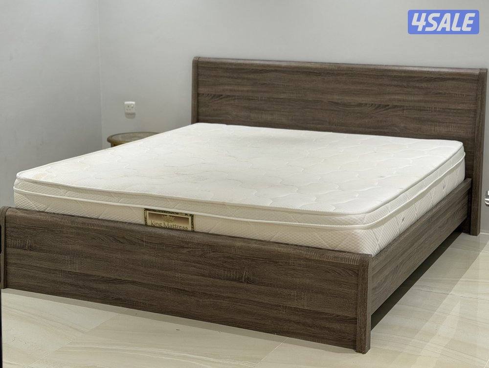 سرير نفرين بحالة ممتازة مكان الشراء :هوم سنتر/سعر الشراء:1500