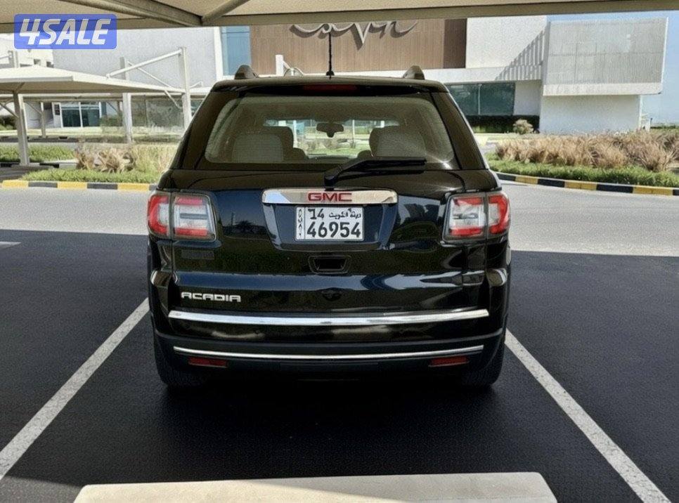 ًGMC اكاديا SLE - الموديل:2015 - العداد:1575