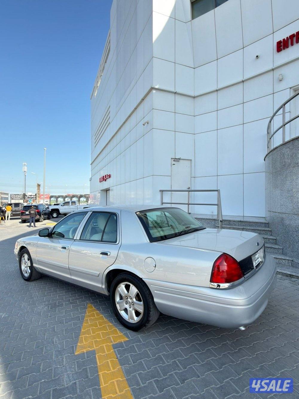 فورد فكتوريا 2011 صبغ الوكاله عدا قطعه3