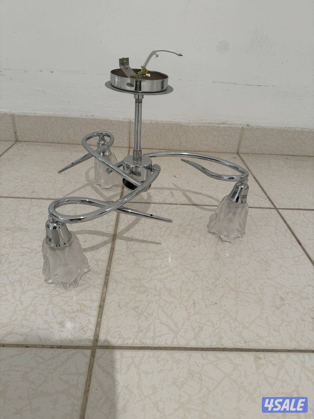 ٢ ثريتين للبيع استعمال خفيف وحالته ممتازه0