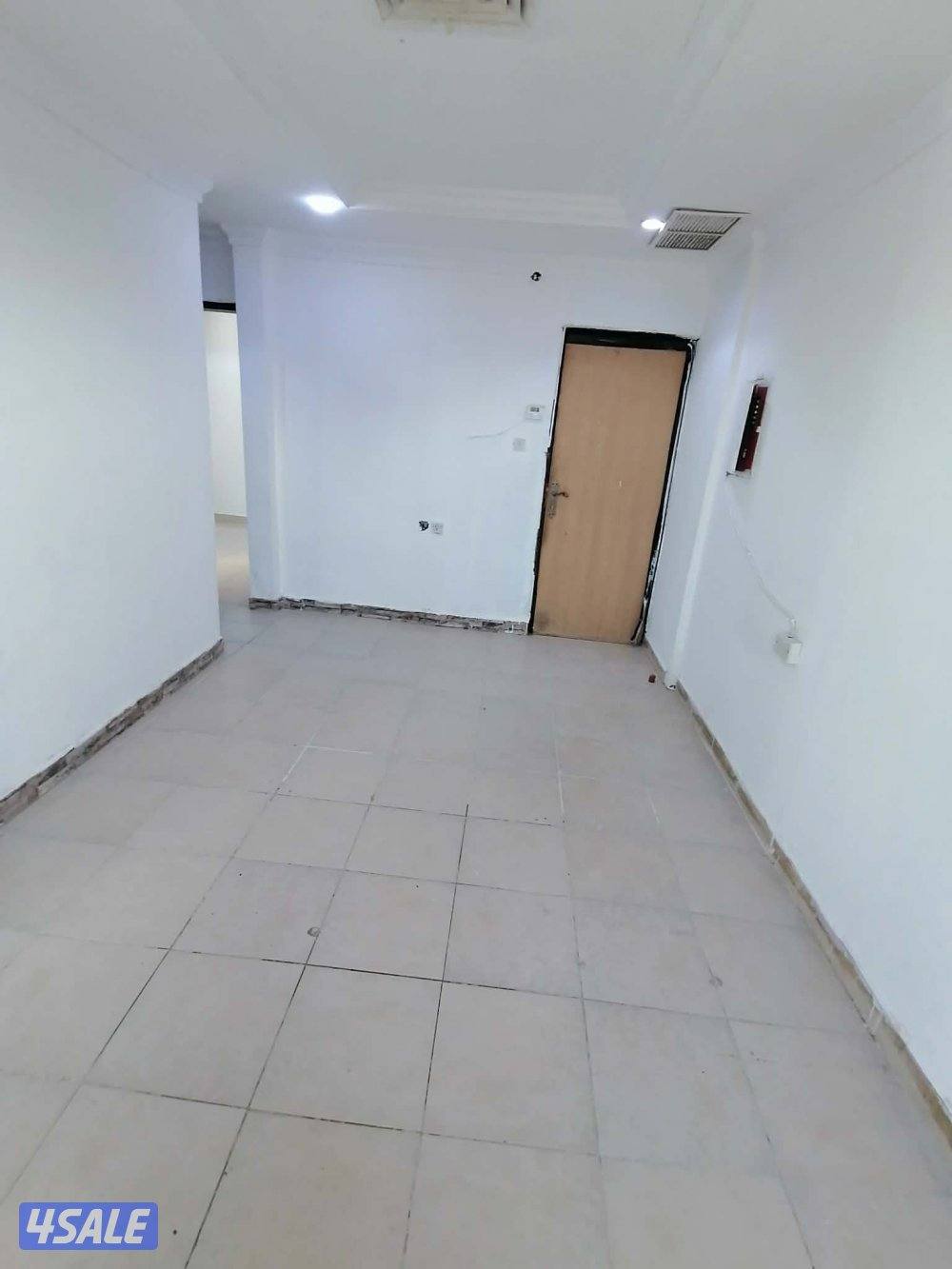 شقةفاضيةغرفةصالةحمام مطبخ كبير تكيف بارد مصافط متوفرة كل الخدمات متاحة9