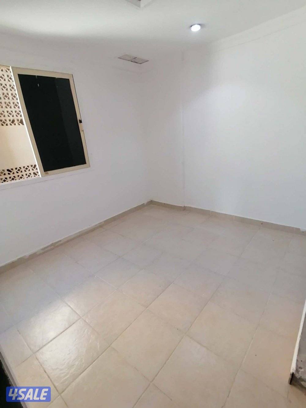 شقةفاضيةغرفةصالةحمام مطبخ كبير تكيف بارد مصافط متوفرة كل الخدمات متاحة13