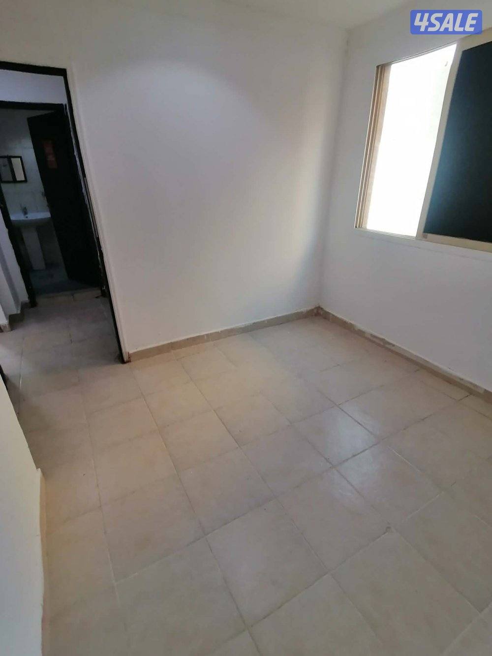 شقةفاضيةغرفةصالةحمام مطبخ كبير تكيف بارد مصافط متوفرة كل الخدمات متاحة14