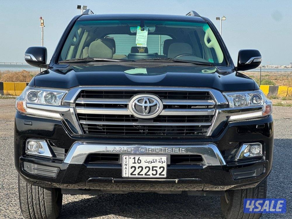 للبيع لاندكروزر GXR ماشي ٩٠ الف كيلو سيرفس وكالة2