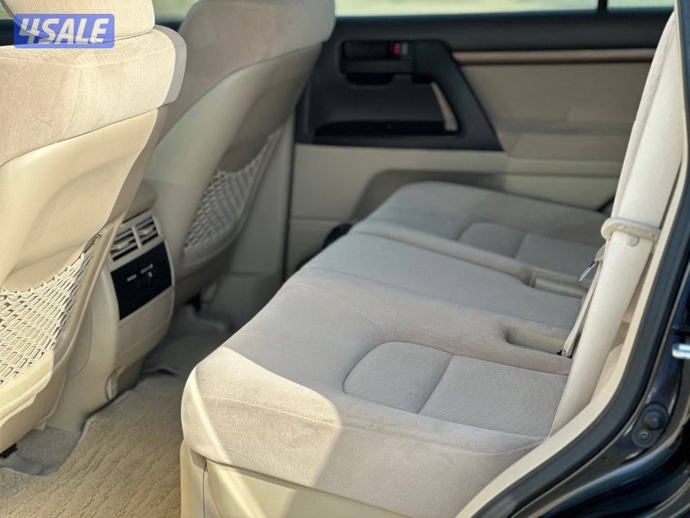 للبيع لاندكروزر GXR ماشي ٩٠ الف كيلو سيرفس وكالة4