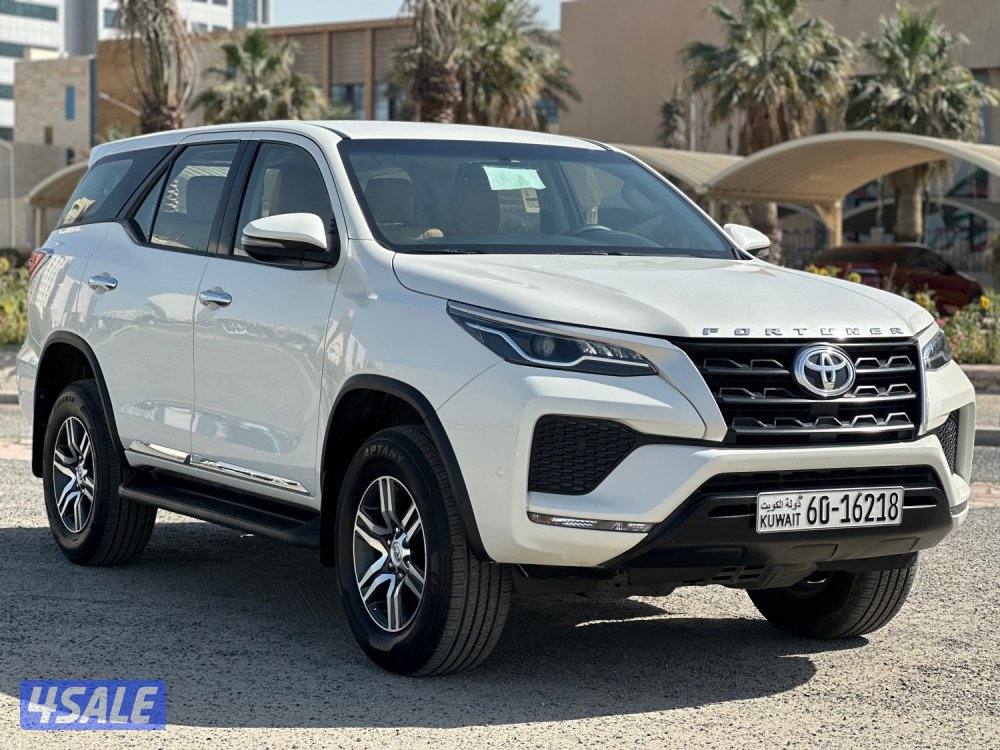 للبيع تويوتا فورتنر وارد الوكالة الساير0