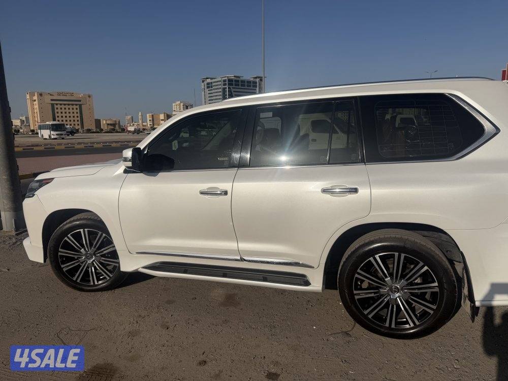 لكزس 570 بحالة الوكالة بقراطيس الوكالة صبغ الوكالة مديل 20191