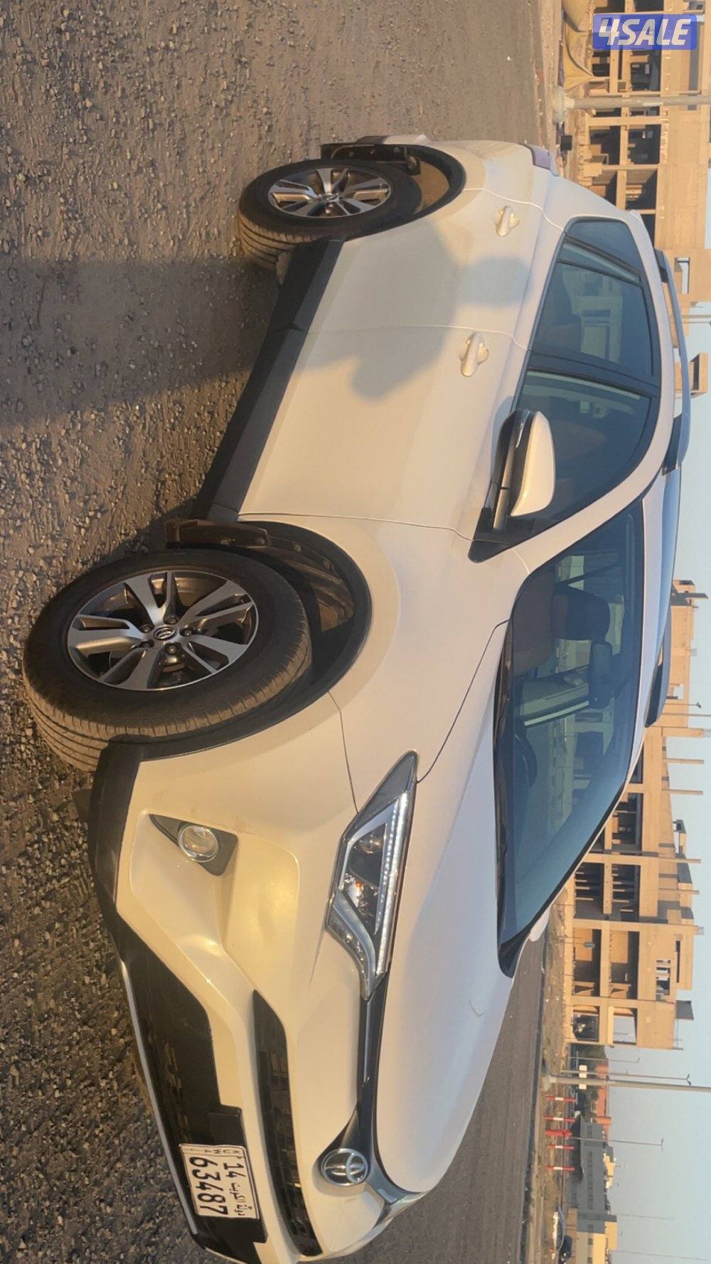 للبيع تويوتا راف 4 موديل ٢٠١٦0