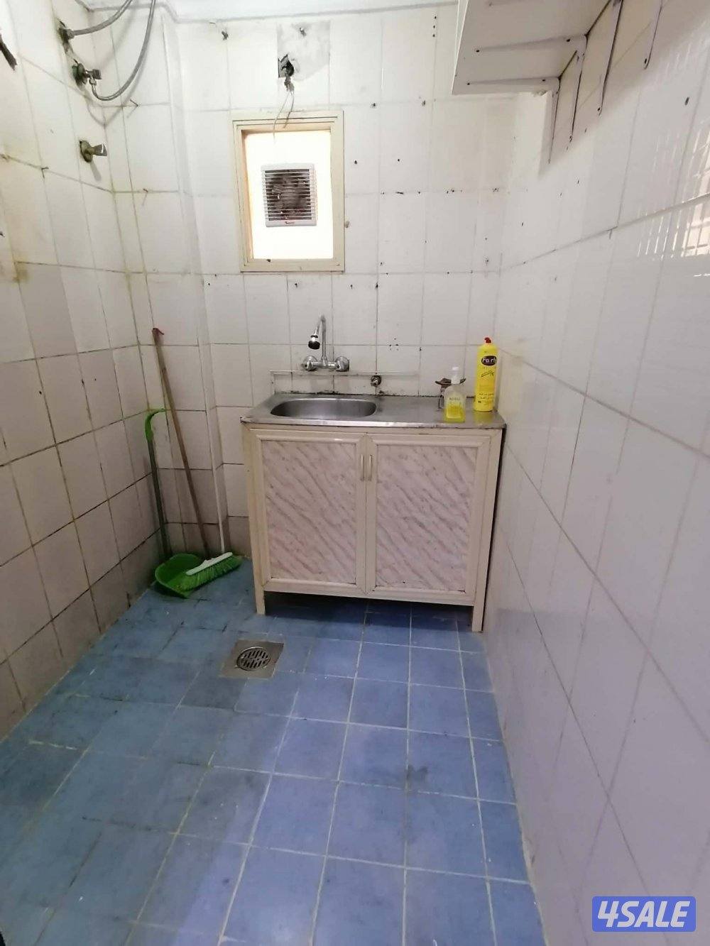 شقةغرفتين وصالة2حمام مطبخ تكيف سنترال مصافط متوفرة بجوار سيتي سنتر6