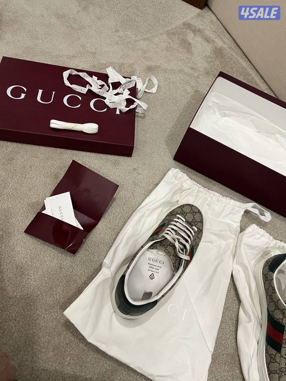 للبيع قوتشي لبسه وحده فقط معاه جميع اغراضه2