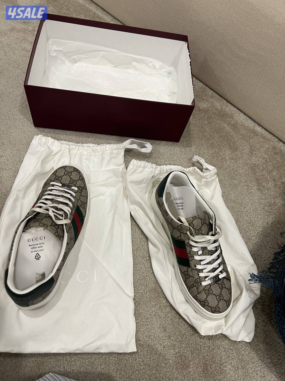 للبيع قوتشي لبسه وحده فقط معاه جميع اغراضه3