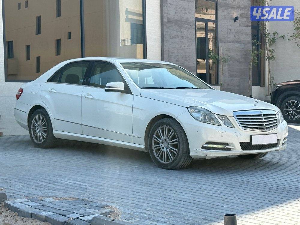 مرسيدس
 E Class 
E300 
عداد 112 الف2