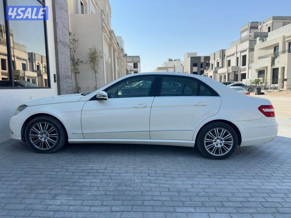 مرسيدس
 E Class 
E300 
عداد 112 الف6