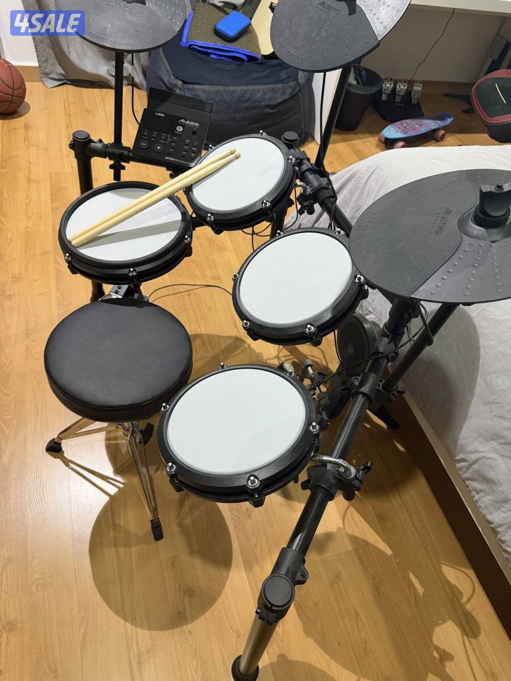 Alesis Nitro Max Electronic Drum Kit Excellent Condition 7 month use0