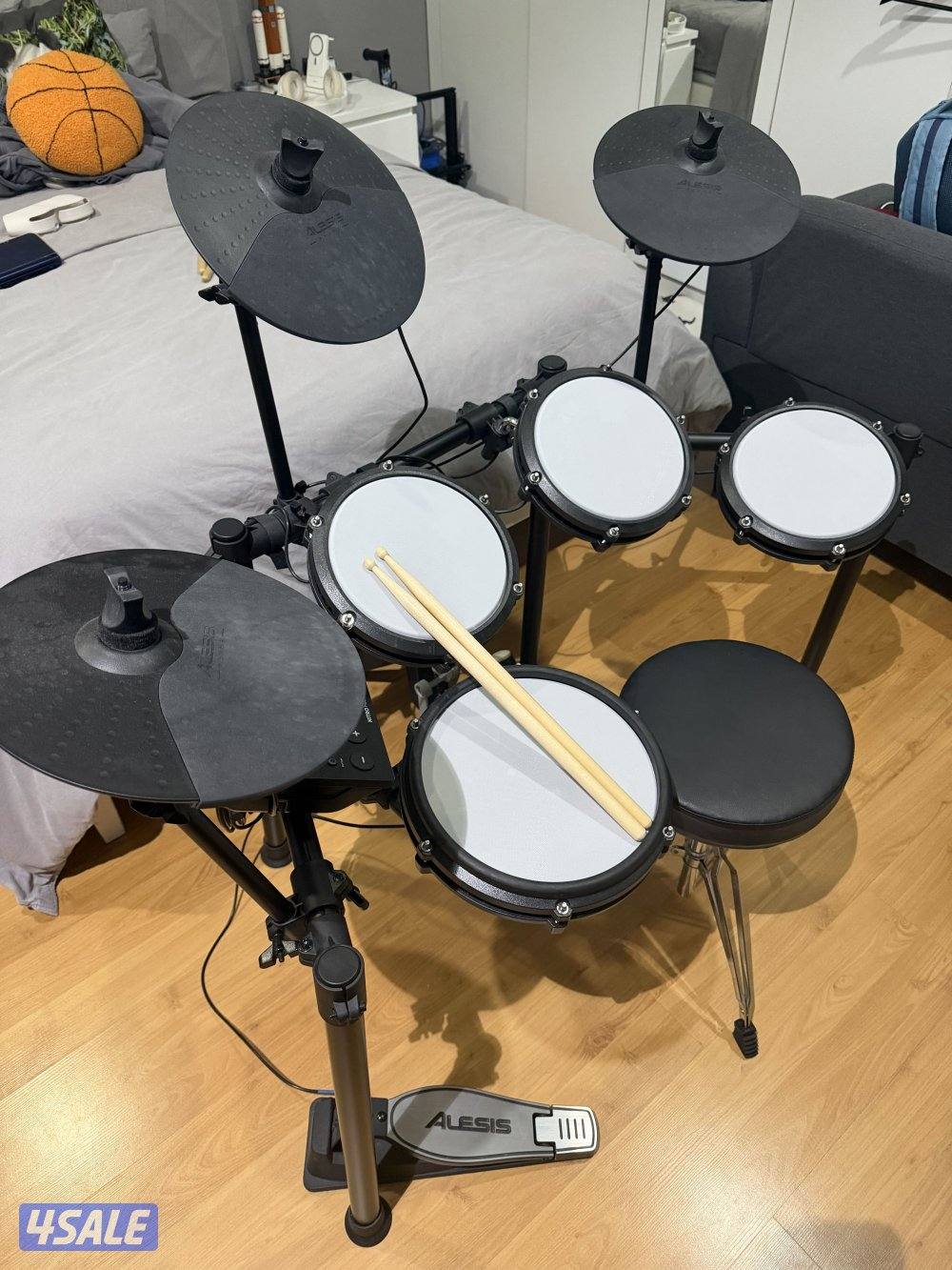 Alesis Nitro Max Electronic Drum Kit Excellent Condition 7 month use3