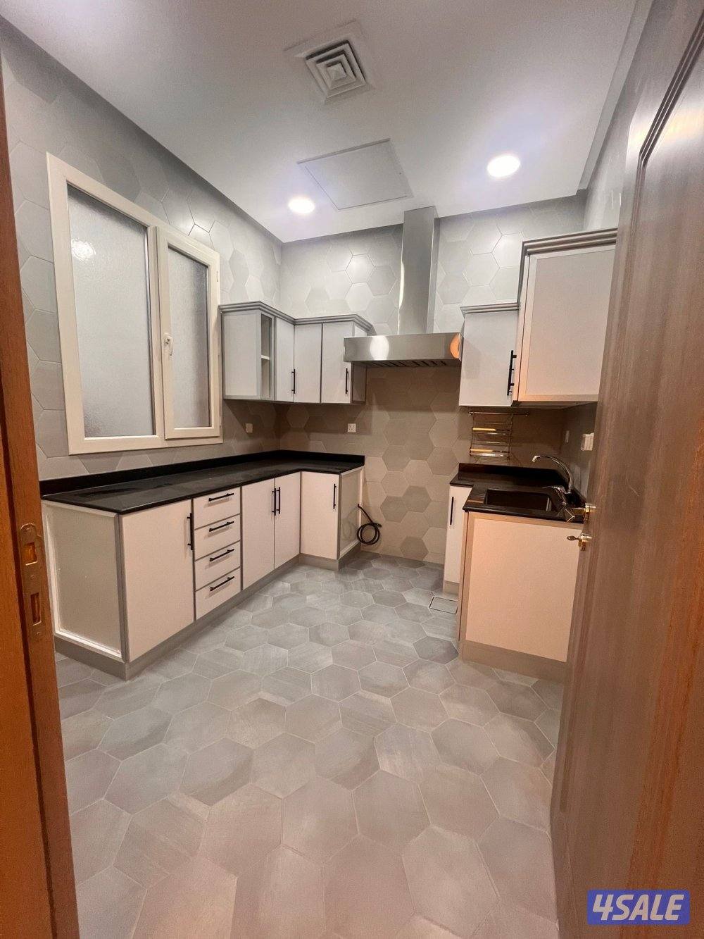 للإيجار شقة اول سكن جديده في خيطان ٣ غرف نوم وغرفة ناني7