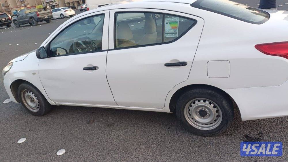 used car Nissan sunny4