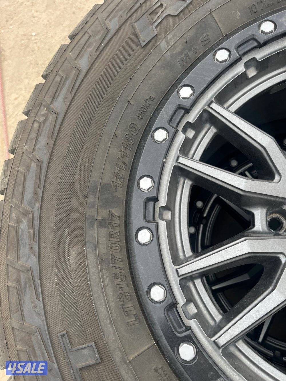 للبيع رنقات مع اطارات استعمال شهر براقي 6 سلفرادو4