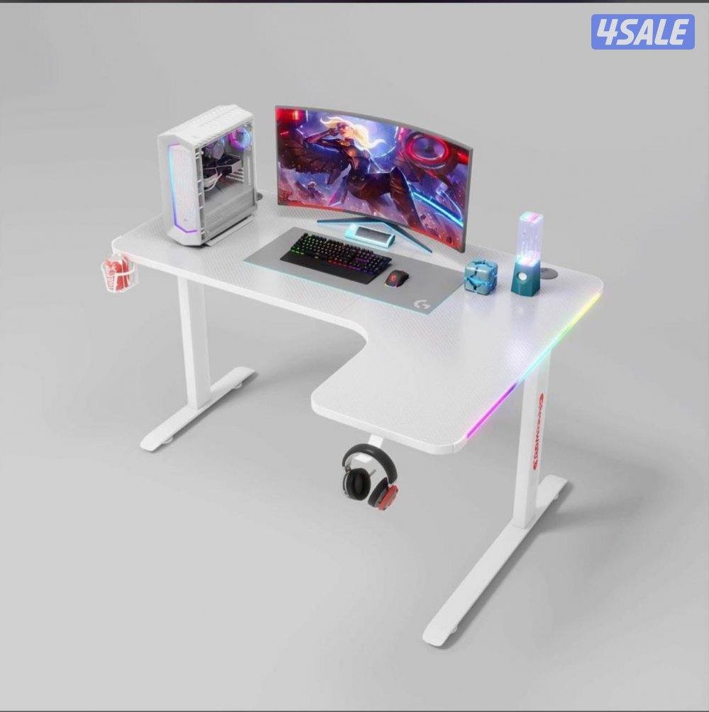 عندك اجهزه بلاستيشن بجميع أنواعها نشتري منك جميع اجهزةًالقيمنق6