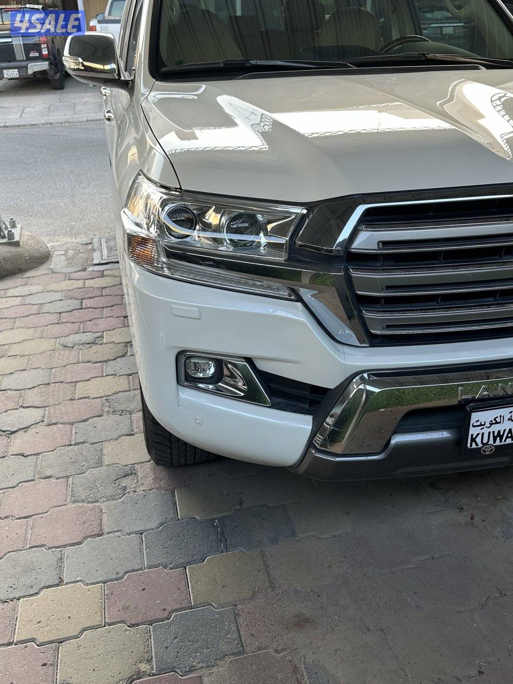 للبيع تويوتا لاند كروزر  GXR الساير 2016 صبغ الوكاله شرط الفحص للجادين1