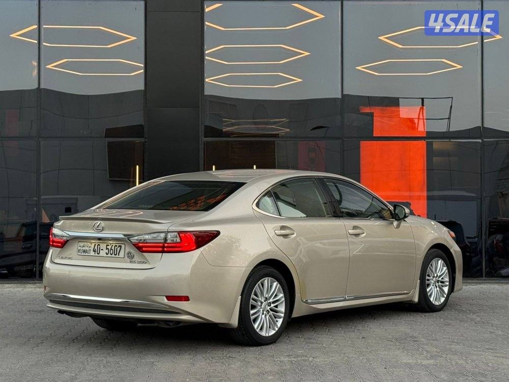 LEXUS ES350 _2016 عداد 54 الف فقط3