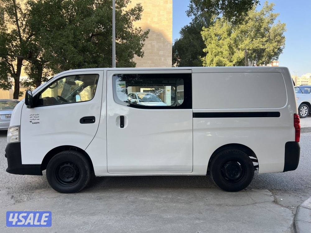 للبيع باص نيسان اورفان مقفل 2019  بحاله جداً ممتازه7