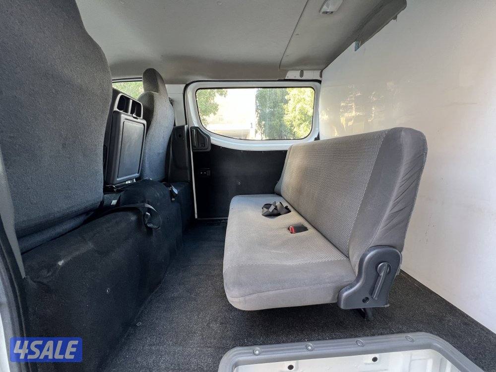 للبيع باص نيسان اورفان مقفل 2019  بحاله جداً ممتازه9