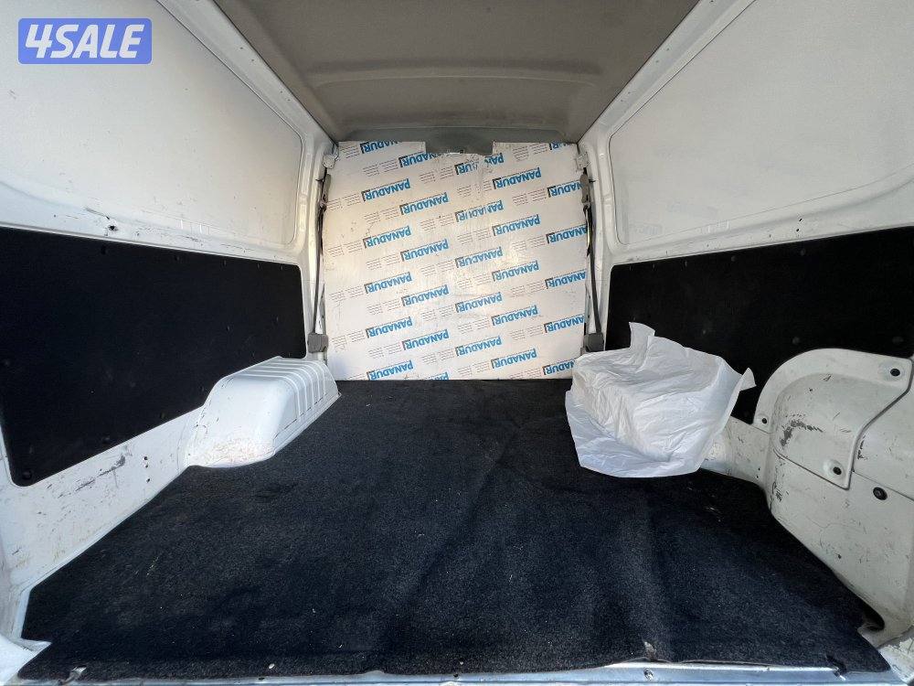 للبيع باص نيسان اورفان مقفل 2019  بحاله جداً ممتازه10