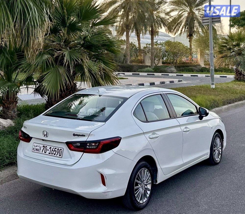 هوندا سيتي 2023 عداد 88 الف سيرفس وكاله3