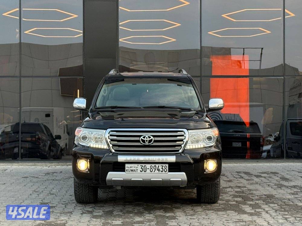 LAND CRUISER GXR V8 _ 2014 صبغ الوكالة2