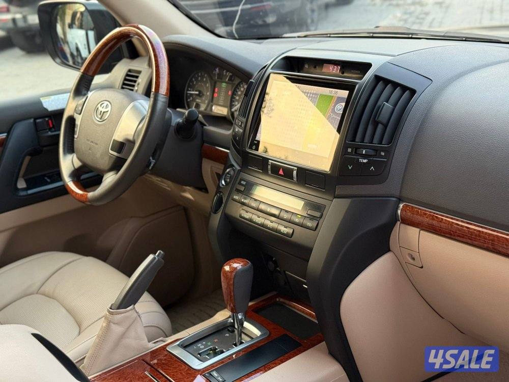 LAND CRUISER GXR V8 _ 2014 صبغ الوكالة7