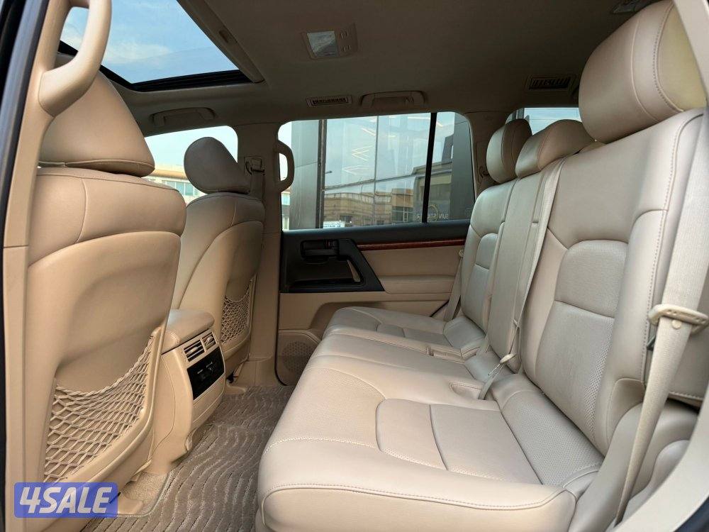 LAND CRUISER GXR V8 _ 2014 صبغ الوكالة9