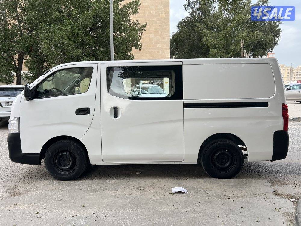 للبيع باص نيسان اورفان موديل 2016 بحاله جداً ممتازه3