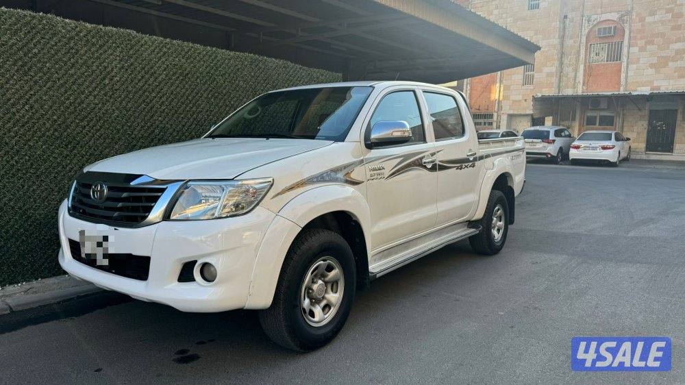 وانيت هايلوكس 2015 شرط الفحص بحالة ممتازه0