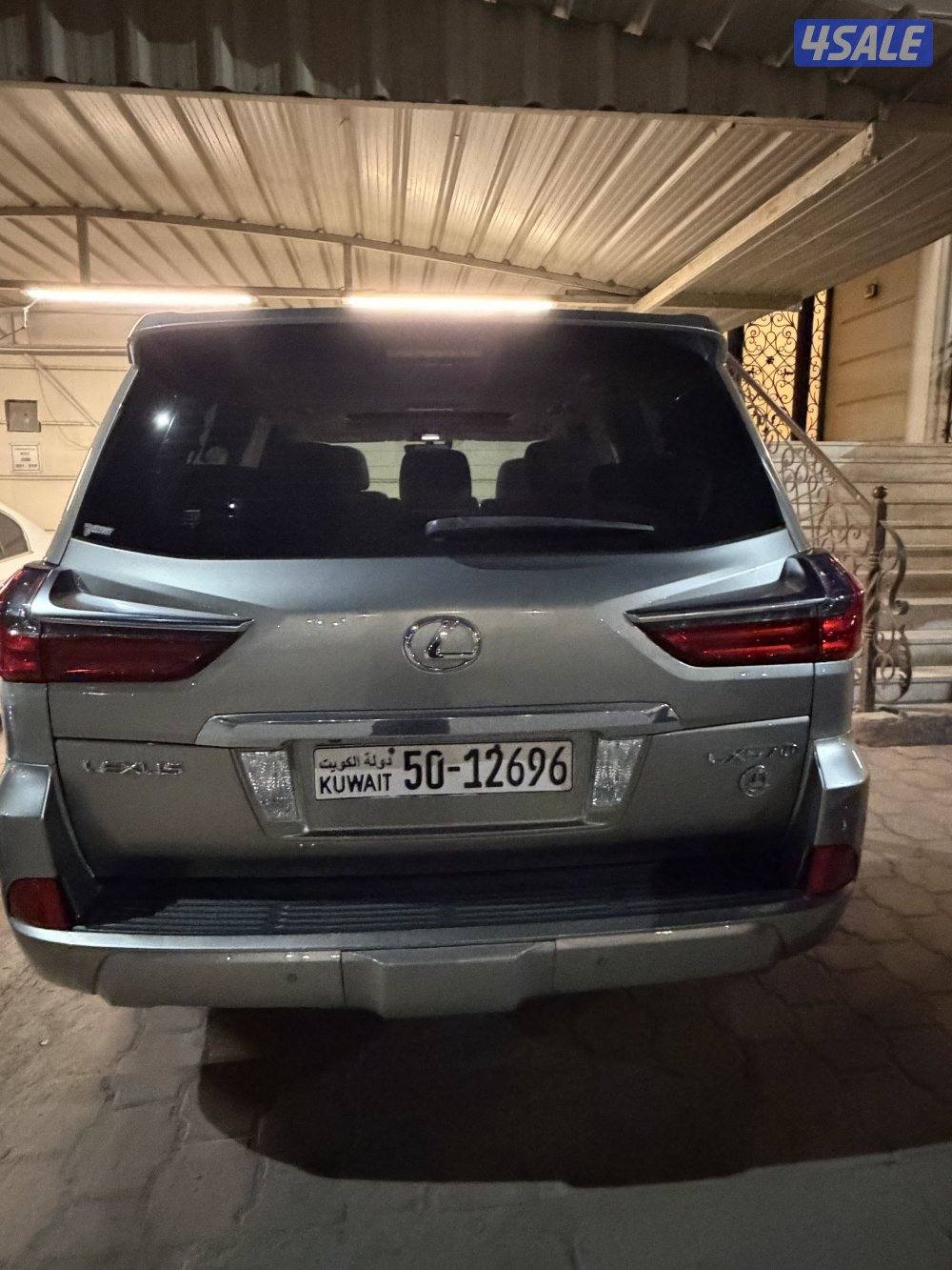 للبيع جيب لكزس 2017 درجه ثانيه4