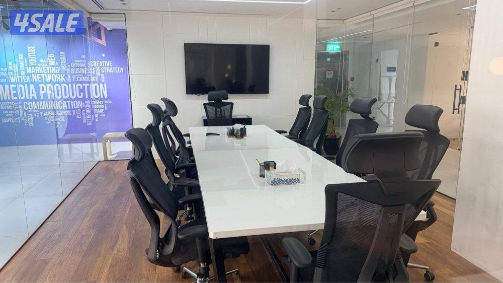 مكاتب مؤثثة للإيجار بأرقام آلية مع قاعة اجتماعات فخمة وخدمات متكاملة0