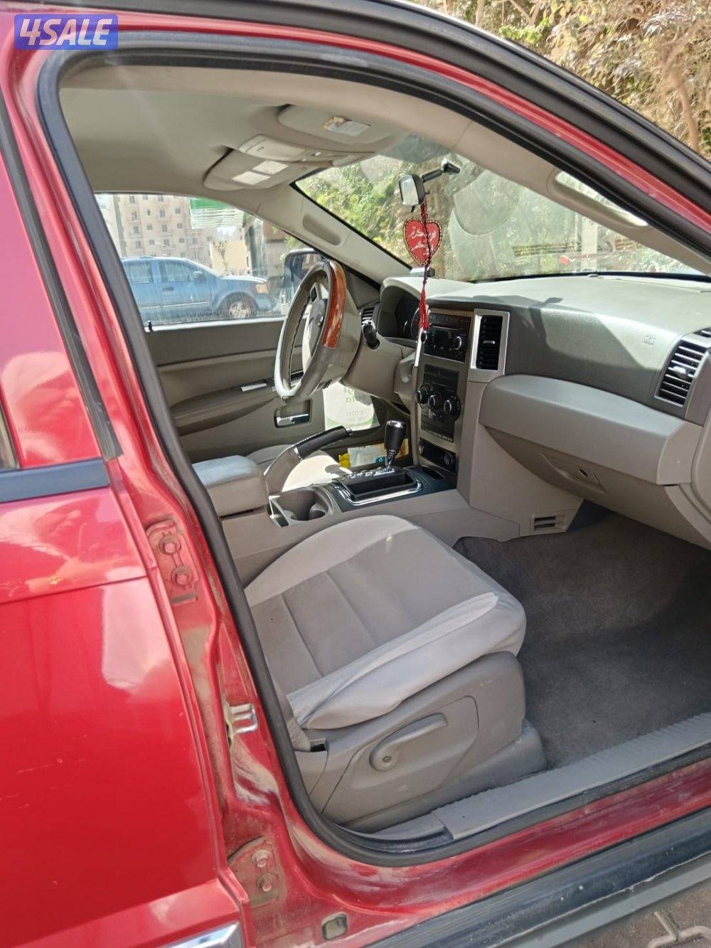 للبيع العاجل جيب جراند شيروكي 20104