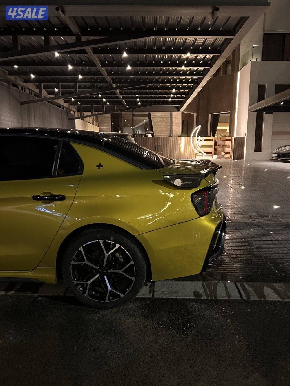 Lynk & co 03+ 2024 السيارة ماشيه 23000 مشكلة بالقير وقابل للتصليح2