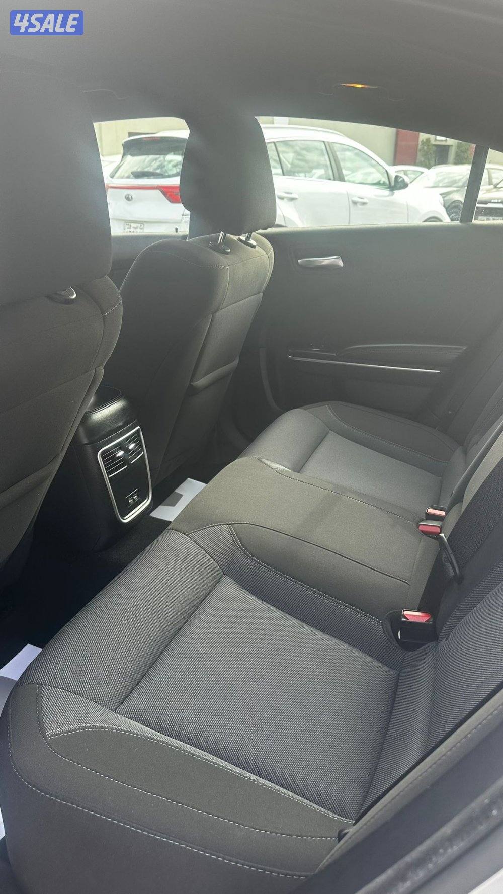 دوج شارجر 6 سلندر SXT موديل 2021 بحالة ممتازة4