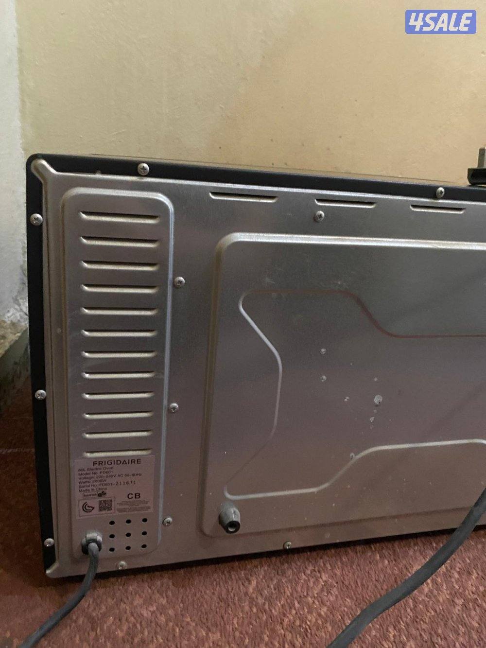 للبيع فرن كهربائي نظيف شغال 2000واط 60 لتر14