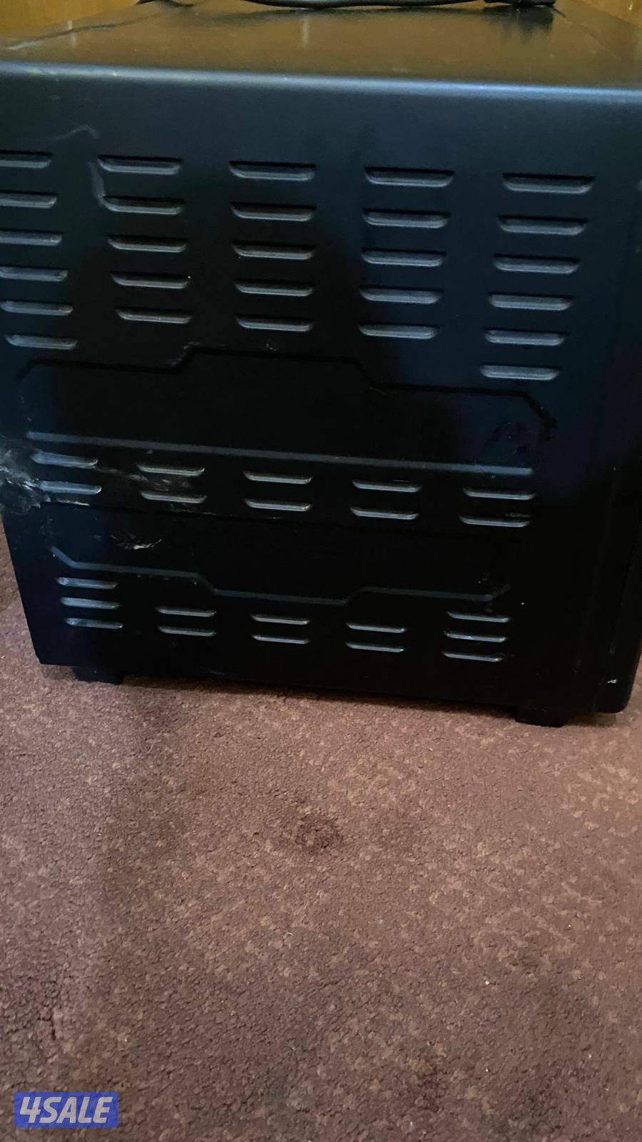 للبيع فرن كهربائي نظيف شغال 2000واط 60 لتر10