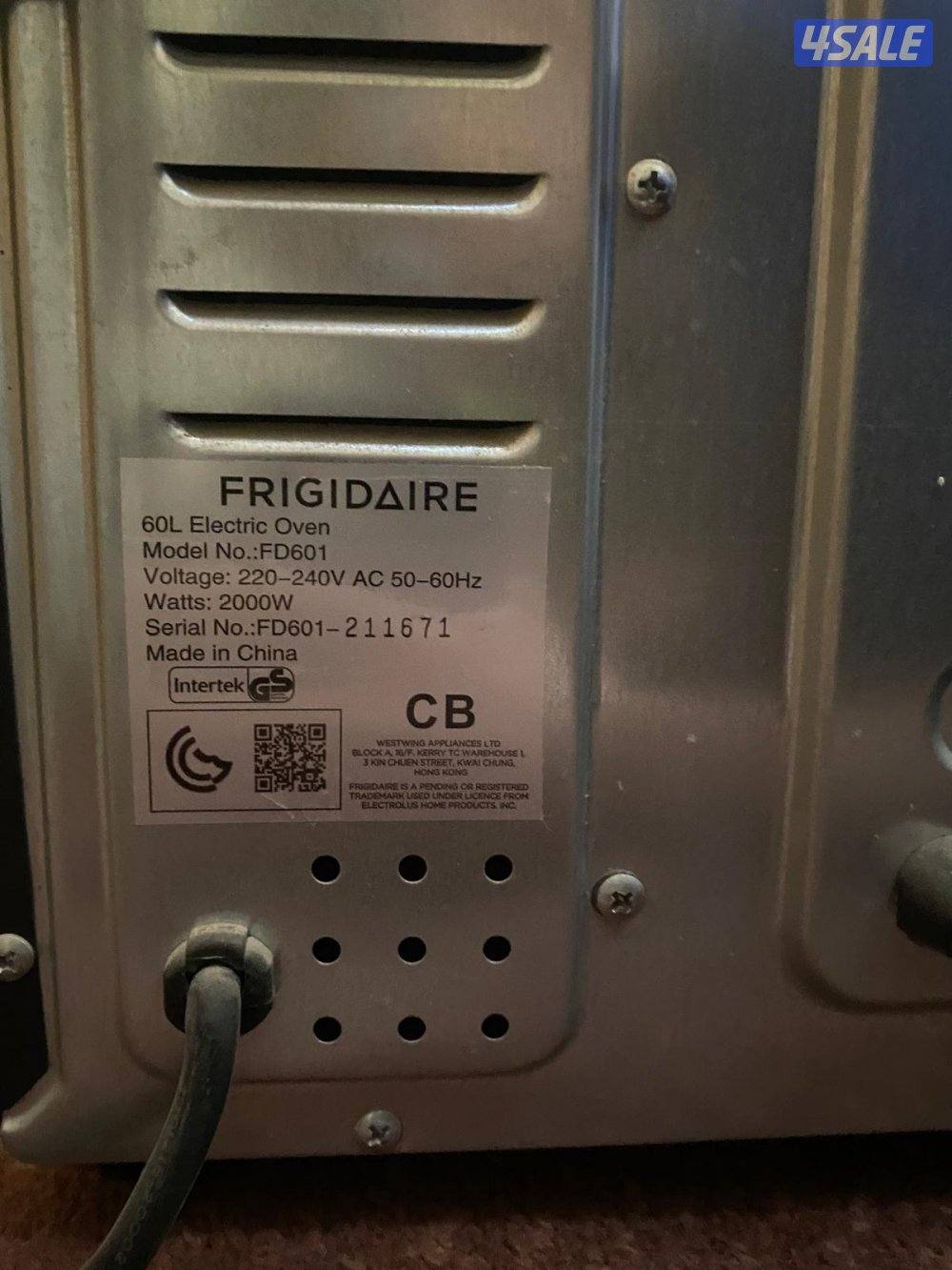 للبيع فرن كهربائي نظيف شغال 2000واط 60 لتر12